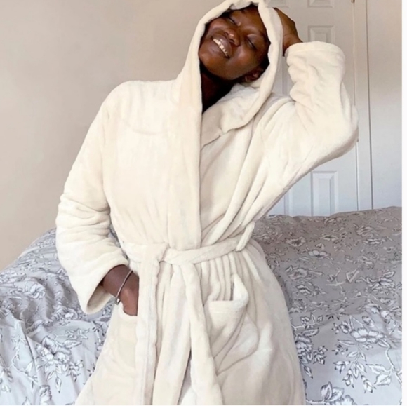 EUC L/XL Summer and Rose teddy bear fuzzy robe - Picture 2 of 9